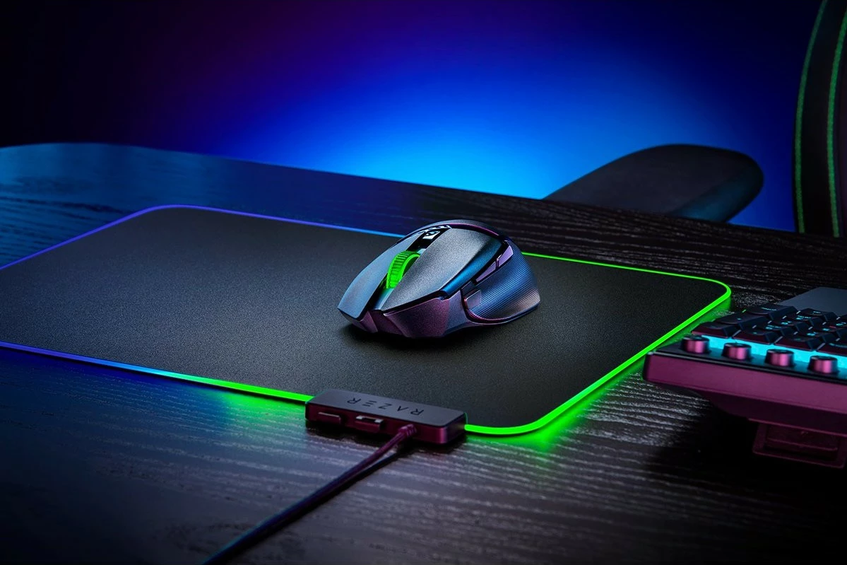 Ergonomski brezžični miška Razer Basilisk V3 X HyperSpeed, desna, optična, 18000 DPI, črna