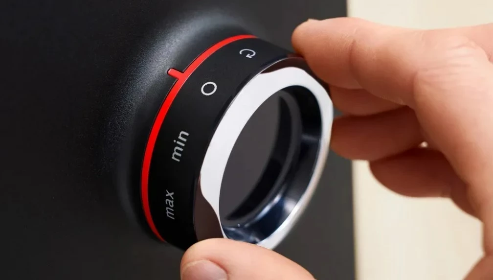 Makinë për grirje mishi Bosch MFWS440B, 1900 W, črno, srebrno