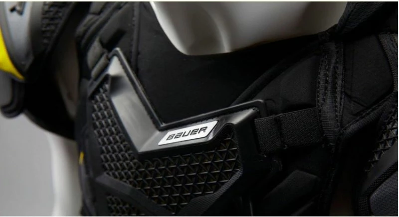 Mrežne zaščitne ramenske ščitnike za moške Bauer, črni