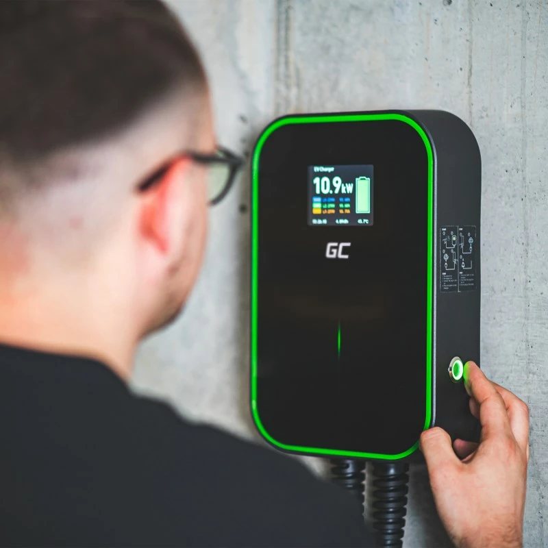 Polnilec za električni avtomobil Green Cell EV Powerbox, 22 kW, 6 m, črn