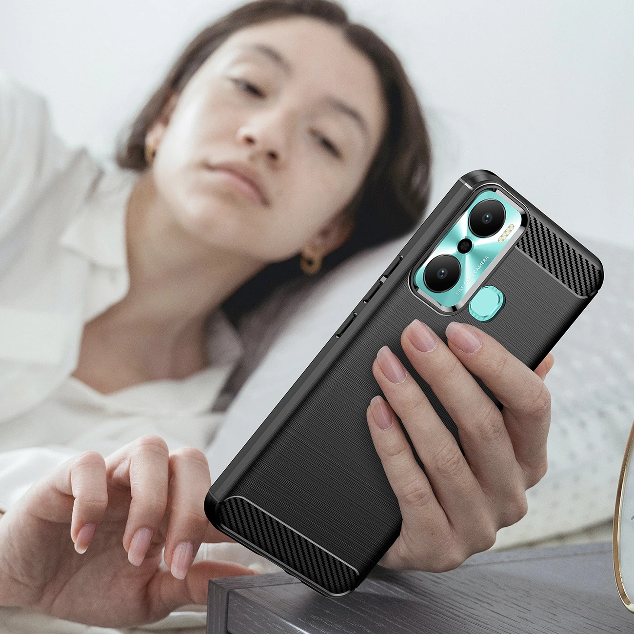 Ovitek za telefon Hurtel Carbon Case za Infinix Hot 20 Play, TPU, črn