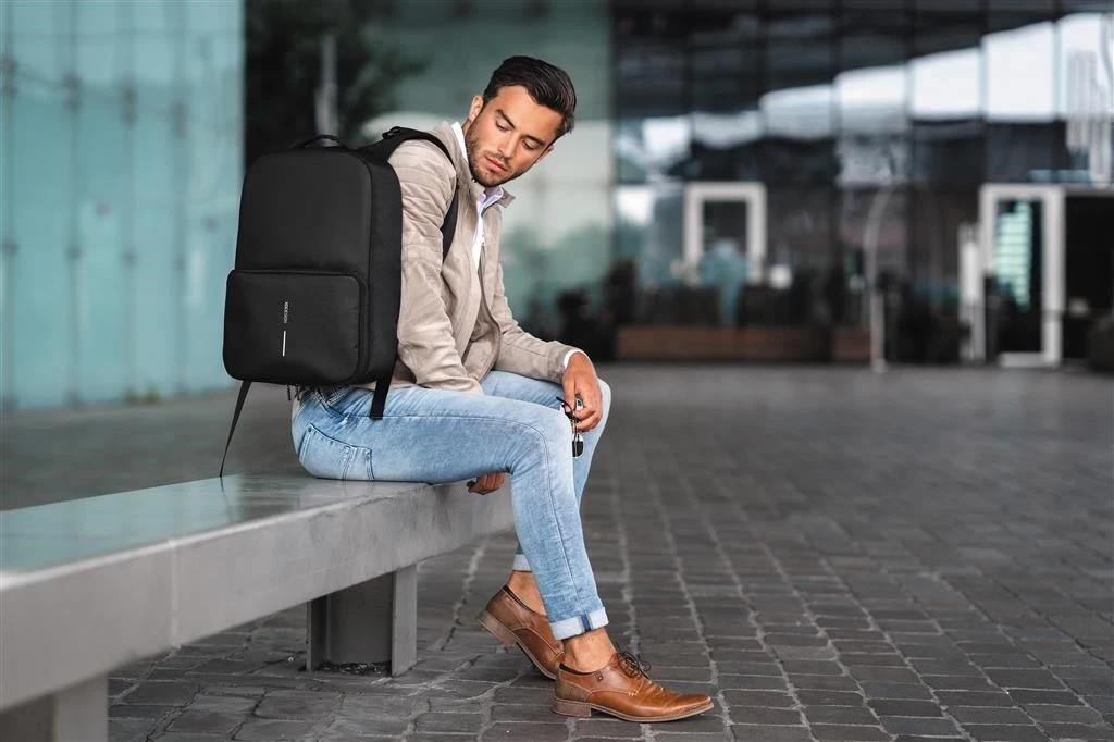 Črno nahrbtnik za prenosnik XD Design