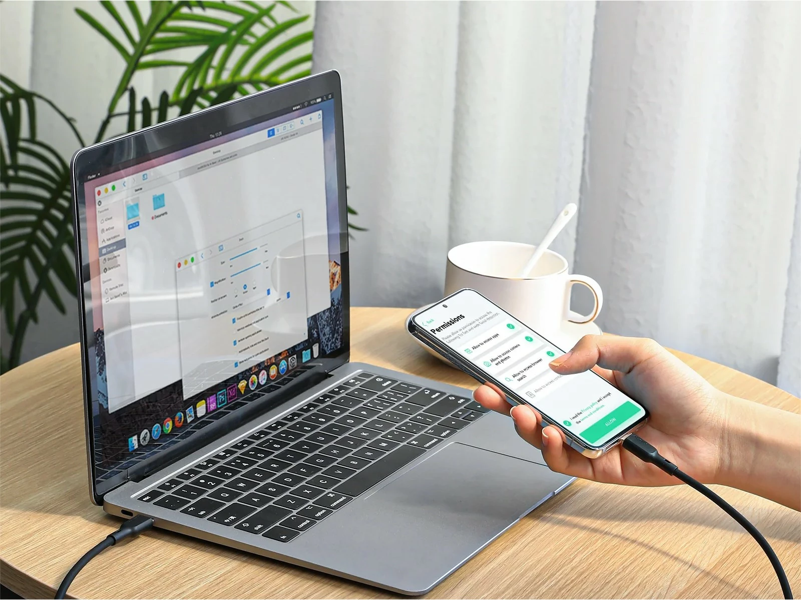 Kabel USB-C na USB-C, 1 m, 240 W, silikon, črn AUKEY CB-SCC241