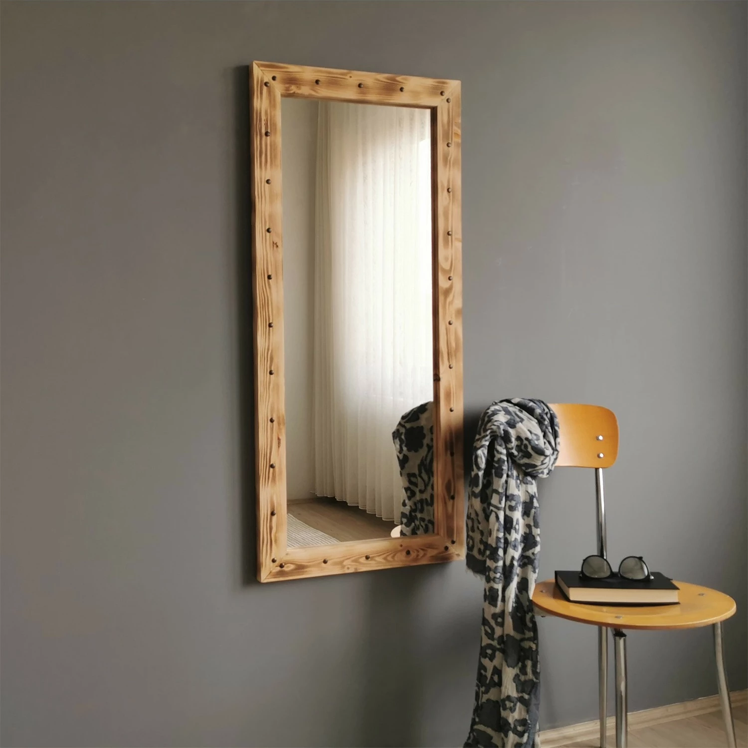 Ogledalo iz trdega borovega lesa, barva oreha, Hanah Home Z50110ES, 50x110 cm