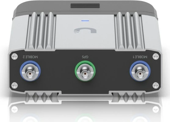 Industrijski mobilni usmerjevalnik z LTE Cat 4, WiFi, GPS, PoE Ubiquiti UniFi UMR-Industrial, črno-siv