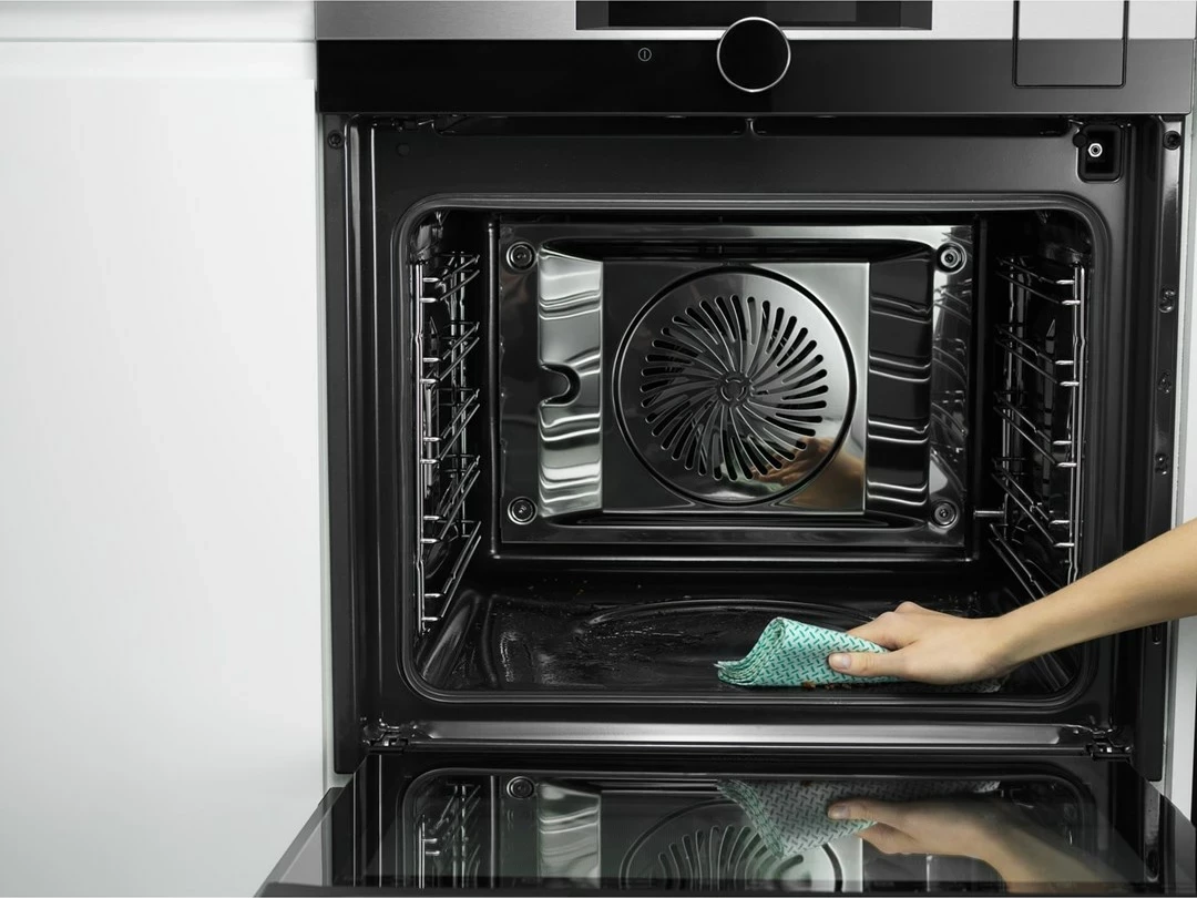 Sredstvo za čiščenje pečic/polnih kuhalnih plošč Electrolux M3OCS301, 500 ml, sivo