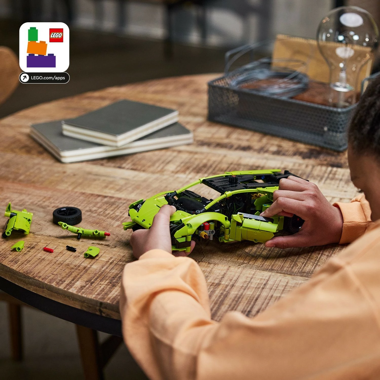Model Lamborghini Huracán Tecnica LEGO Technic, 806 kosov, večbarven