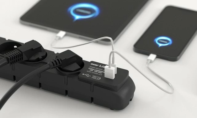 Prenapetostna zaščitna vtičnica Acar S6 USB A+C, 6 vtičev, 5 m, 2 USB vrata, črna