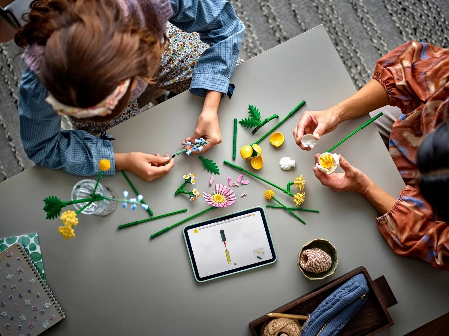 Mala sončna šopka LEGO ICONS 10347, 373 kosov, večbarvna