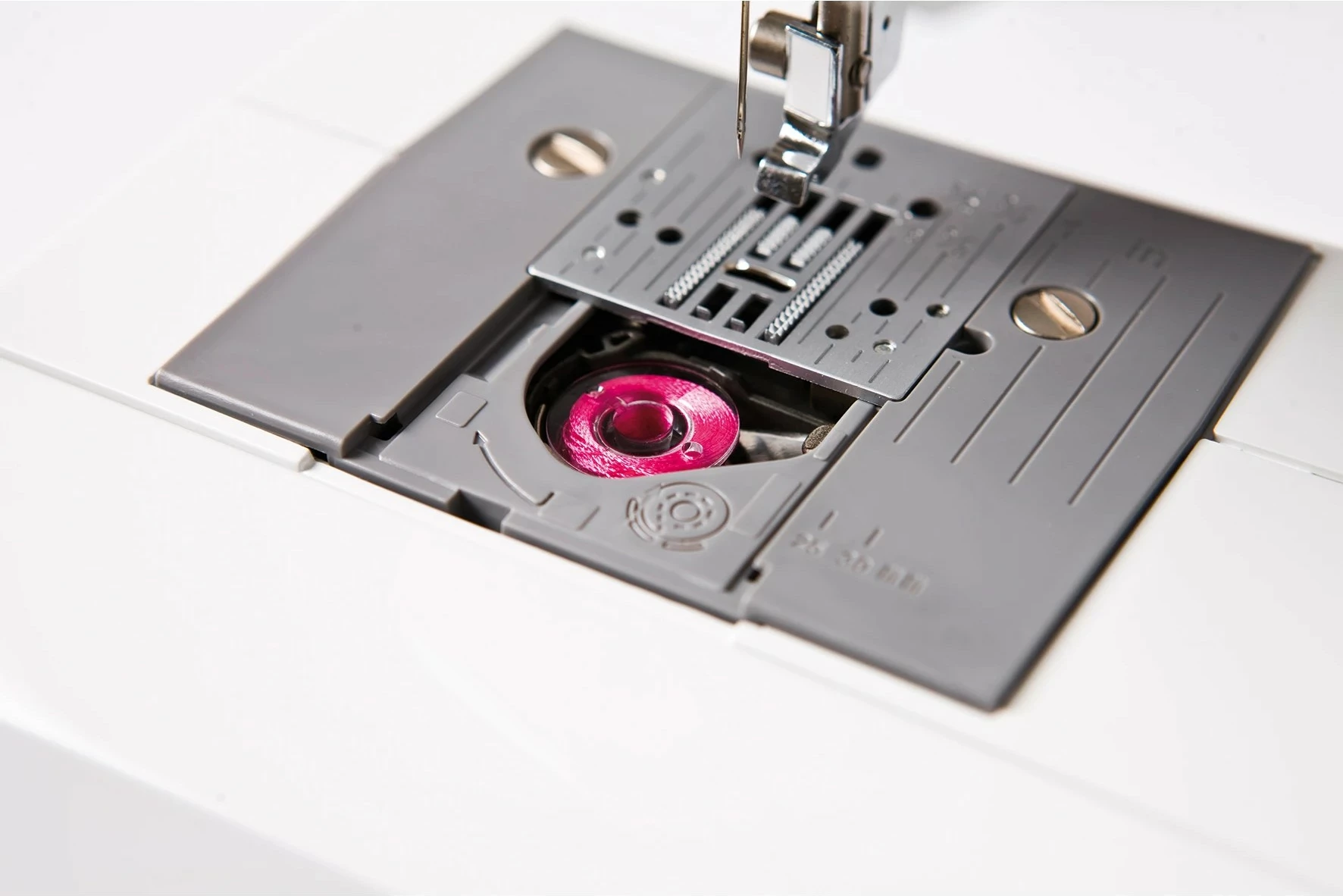 Mekani šivalni stroj Brother AZ17, bel