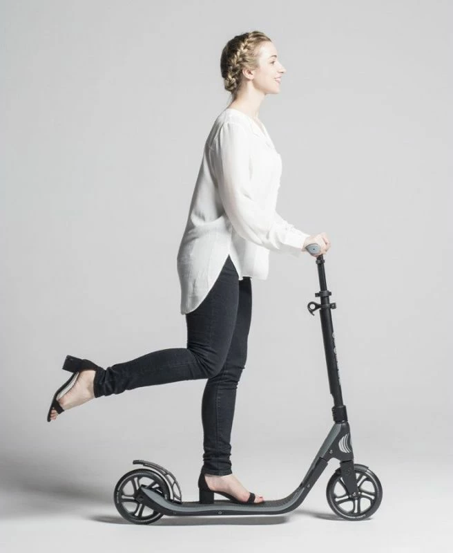 Udoben mestni skiro za moške, ženske in otroke, črn Globber