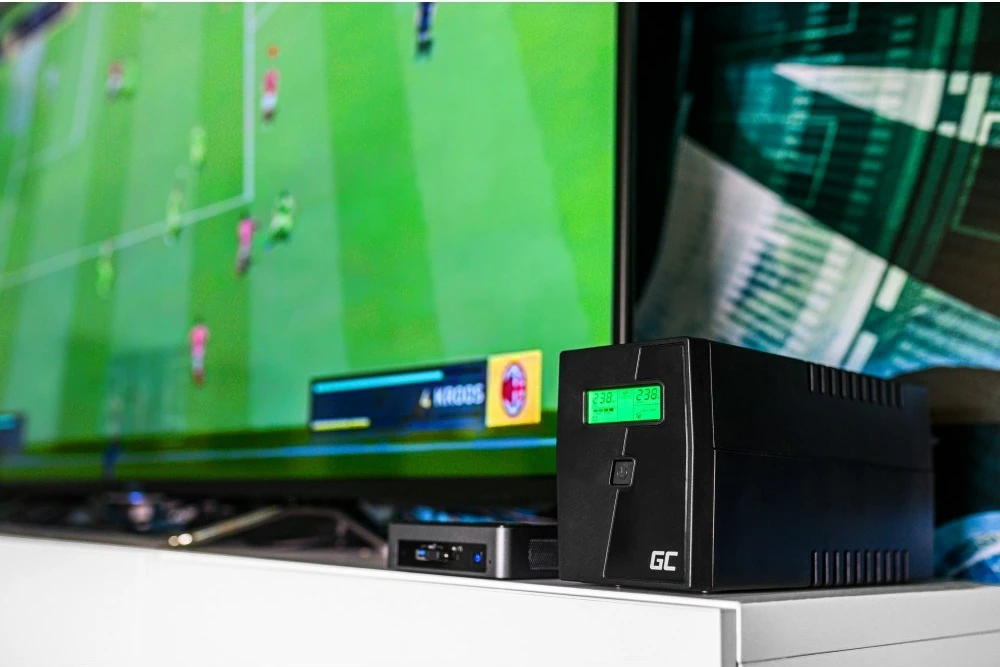 Naprava za neprekinjeno napajanje Green Cell UPS03, 600 W, črna