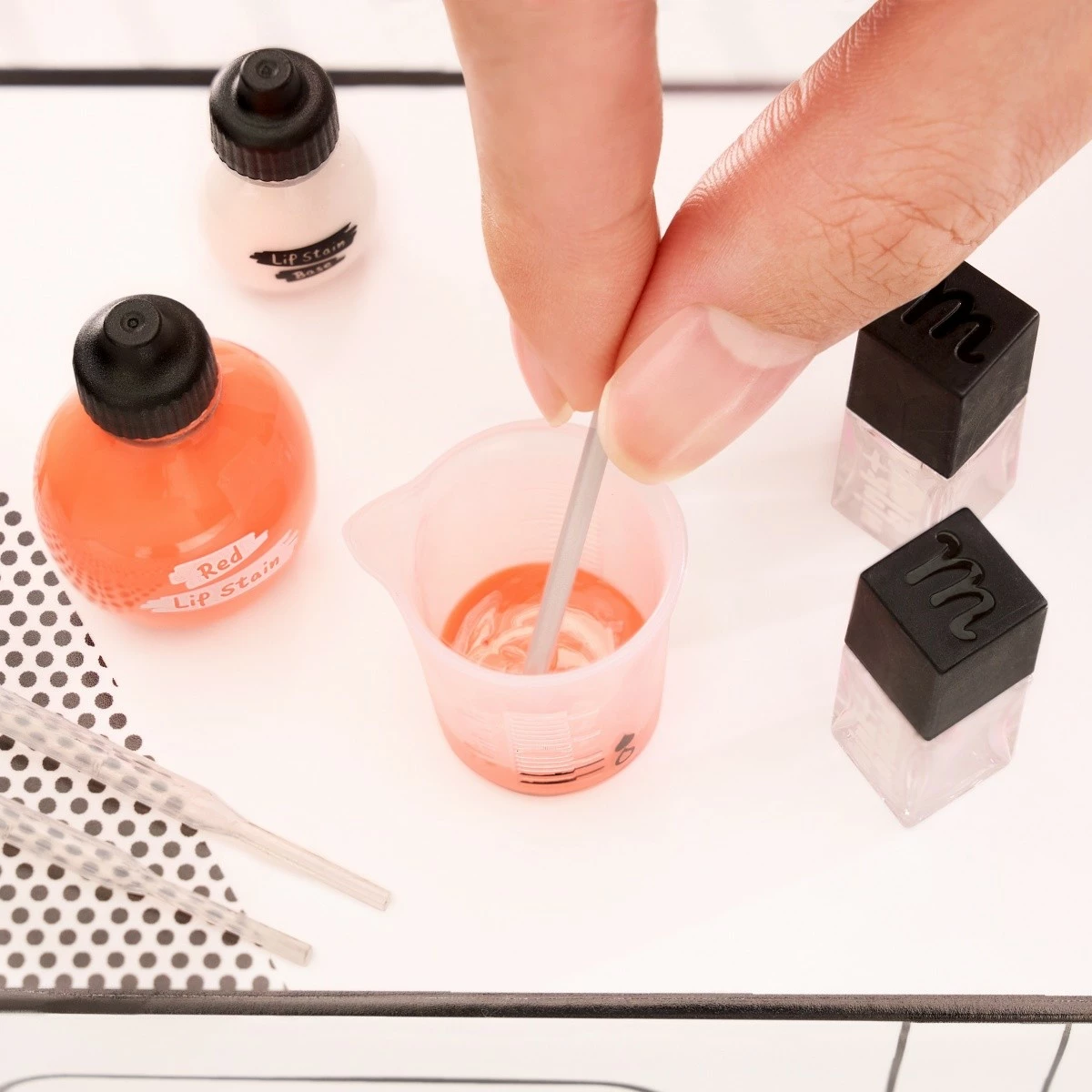 Igrača figurica Miniverse Make It Mini Makeup, MGA, 1 kos