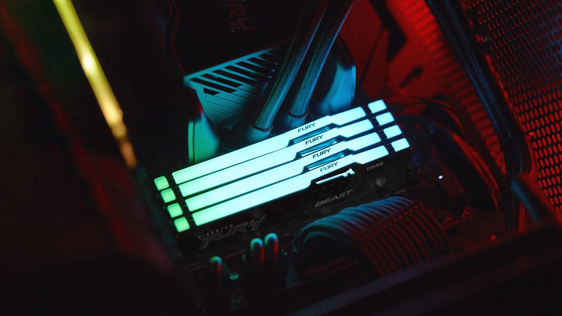 RAM pomnilnik Kingston FURY 32GB 5200MT/s DDR5 CL40 DIMM (komplet 2) Beast RGB