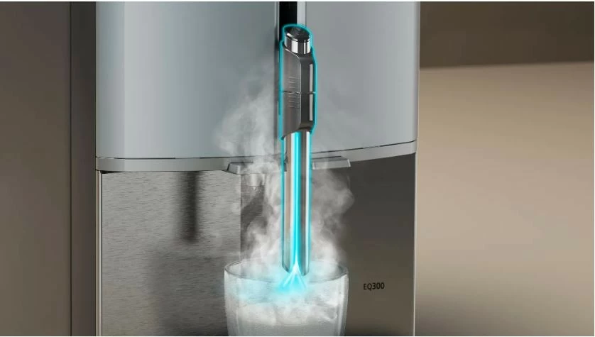 Avtomatski aparat za espresso Siemens TF303E01 EQ300, 1,4 L, z mlinčkom, črno/srebrn