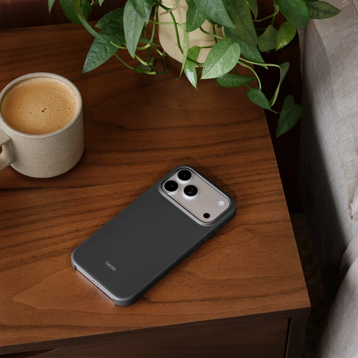 Ovitek za telefon Beats, iPhone 17 Pro Max, MagSafe, upravljanje kamere, granitno siv