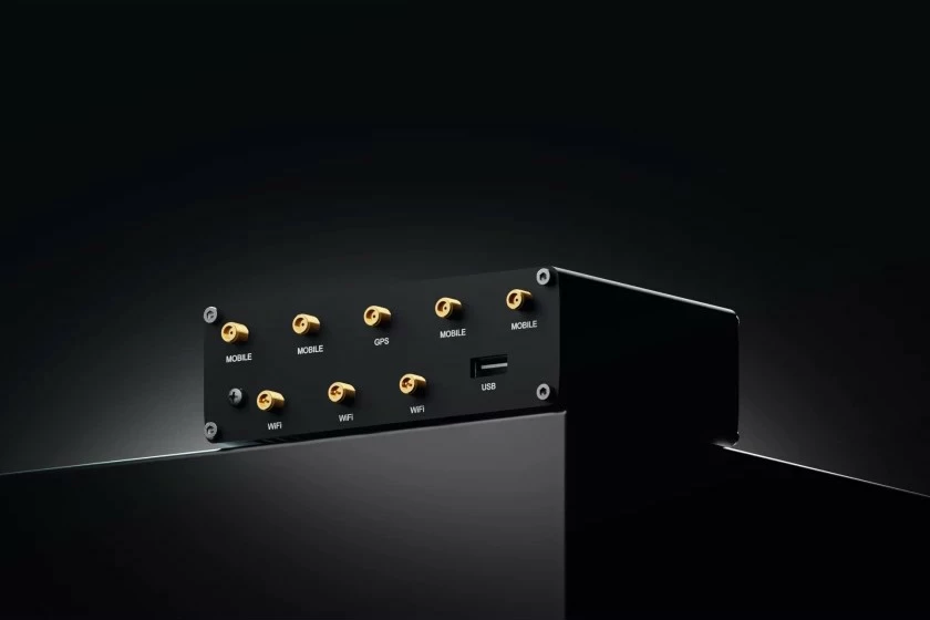 Industrijski usmerjevalnik Teltonika RUTC50, Wi‑Fi 6, dvopasovni, Ethernet LAN, 5G, črn