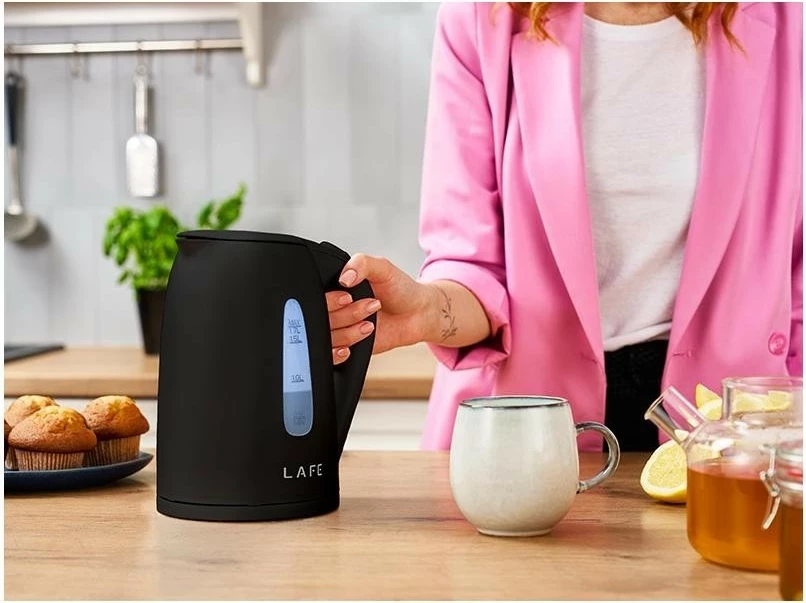 Električni čajnik 1,7 L, črn – Lafe Essential
