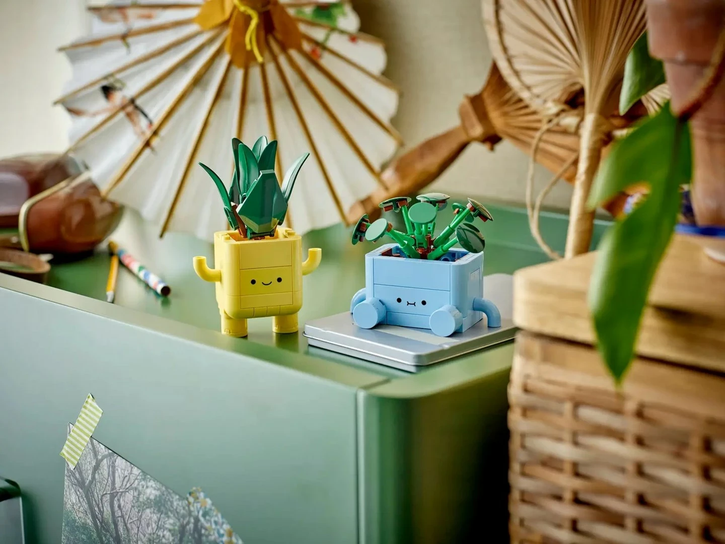 Komplet LEGO BOTANICALS Happy Plants 10349, 217 kosov