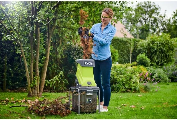 Droblilec vej Ryobi RSH2545B, 2500 W, 40 L, zelen