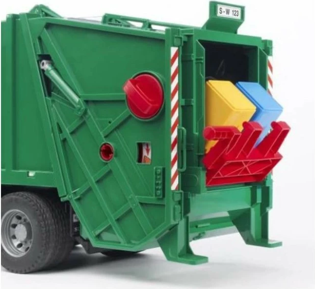 Kamion za smeti 1:16, rdeče/zelene, z dvema košema BRUDER Mack BR-02812