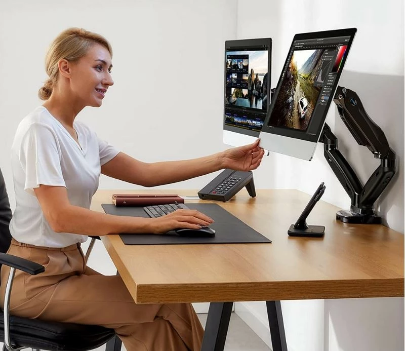 Namizni nosilec za dva monitorja Techly ICA-LCD 462B, 17–32 palcev, 9 kg, črn