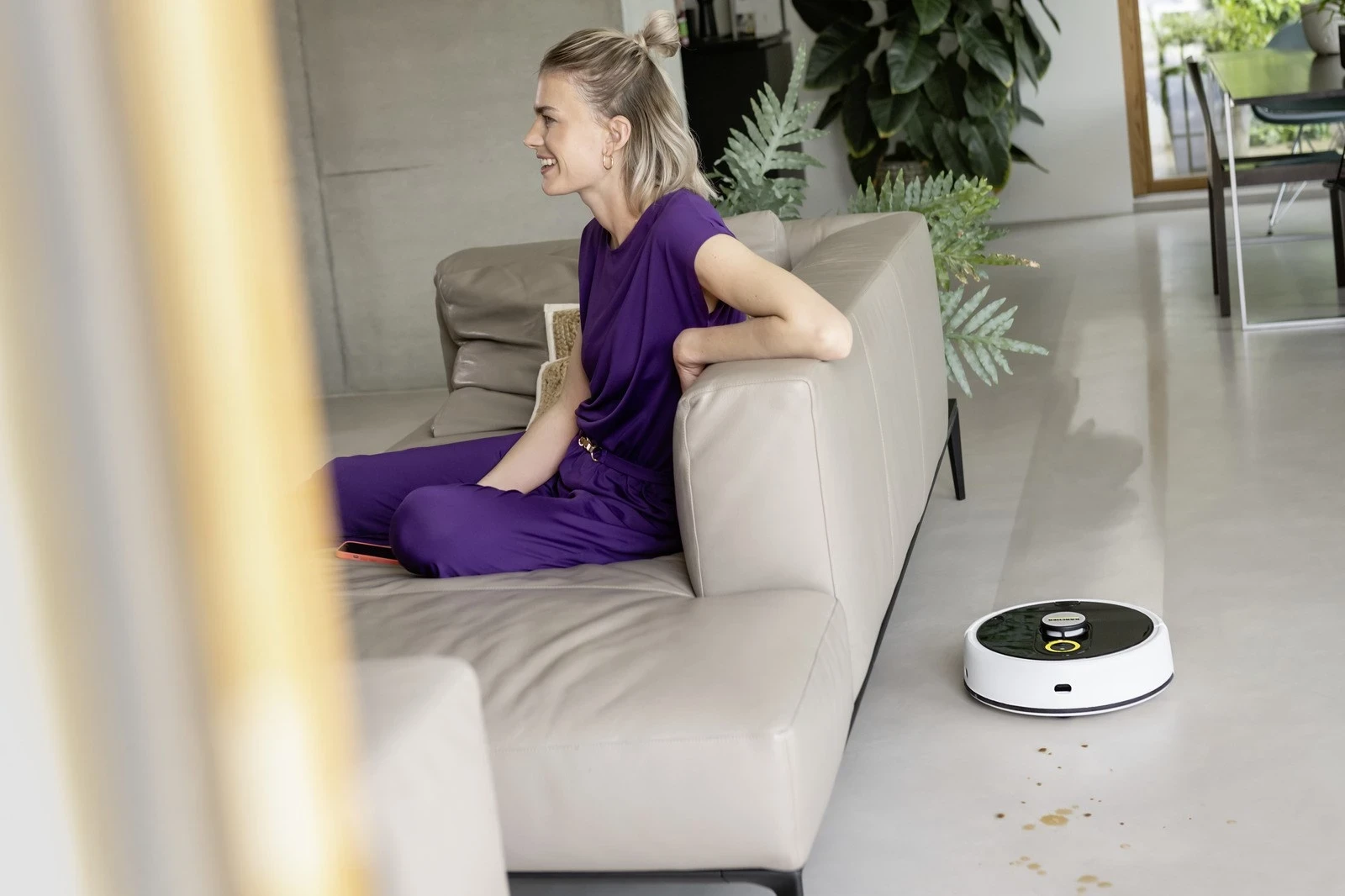 Robotski sesalnik Kärcher RCF 3, 1.15 L, črn