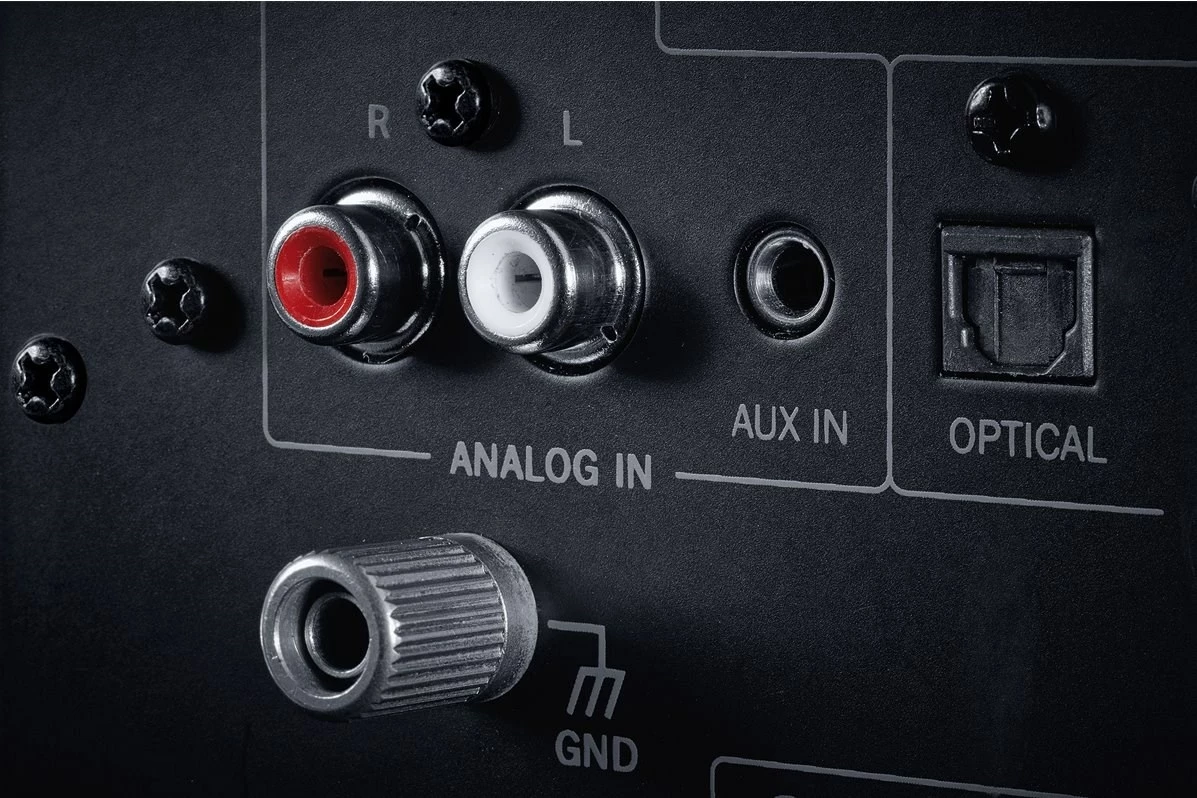 Aktivne zvočnike Magnat Monitor Reference 2A, črni