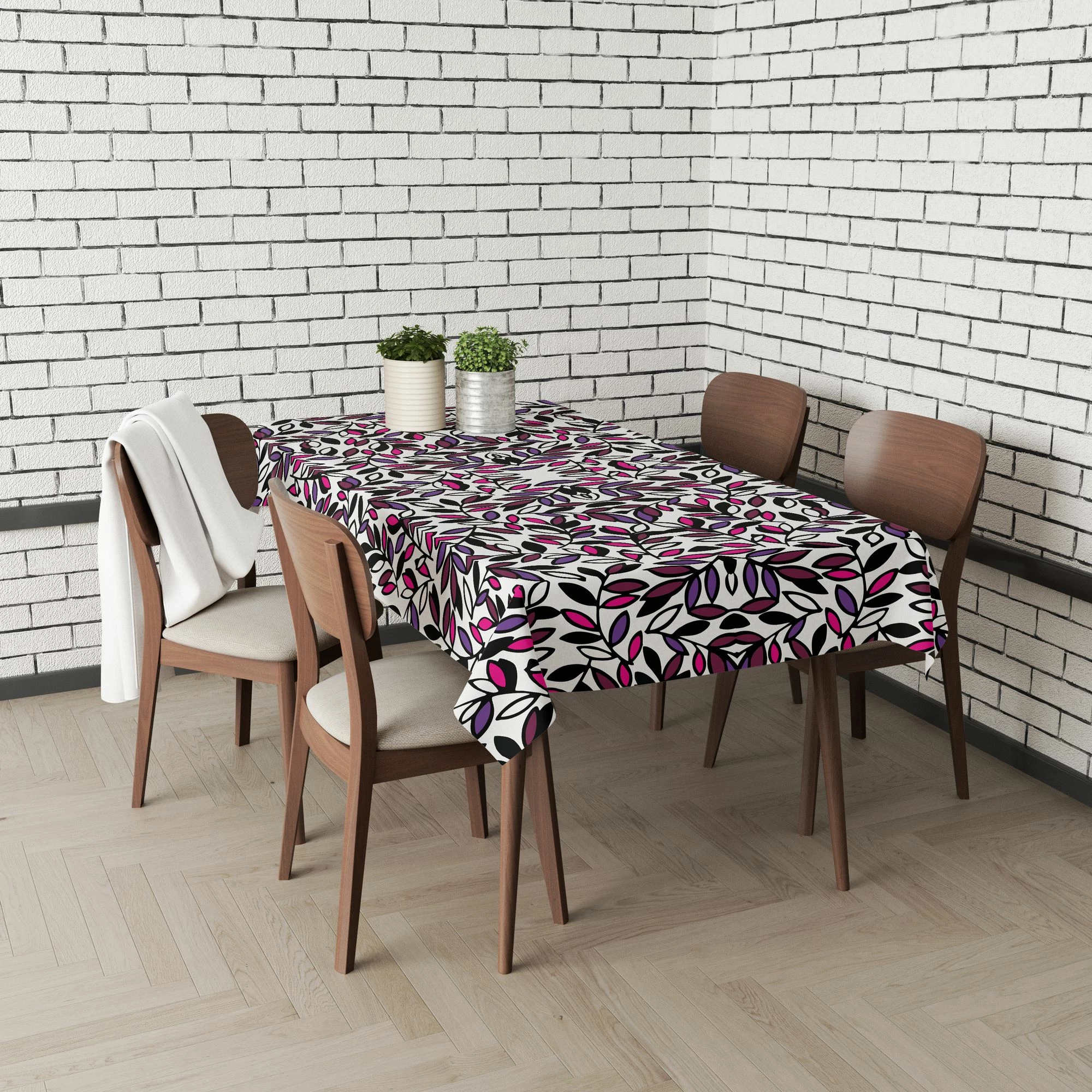 Namizni prt Hermia Gravellama3, 140 x 140
