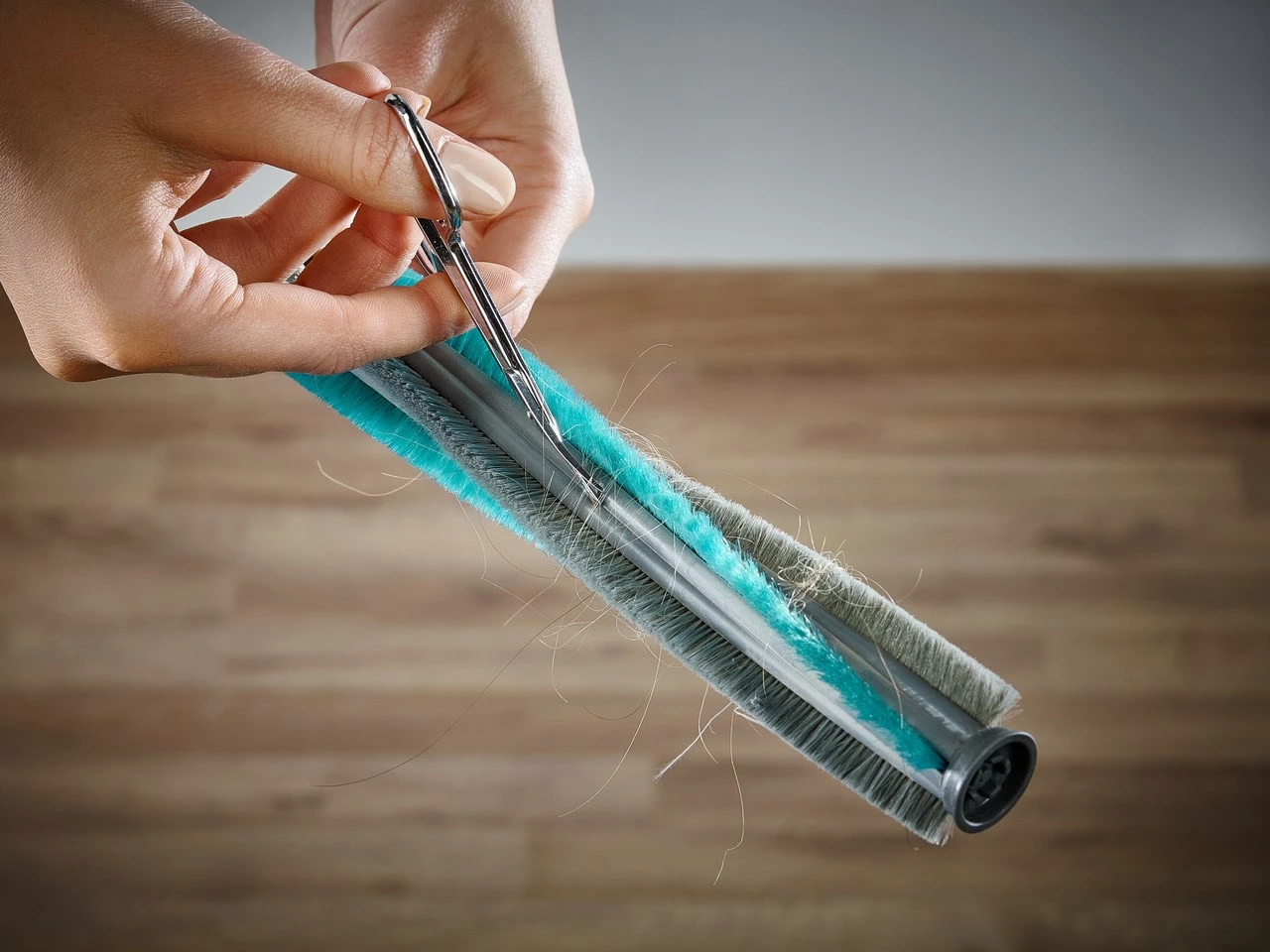 Brezžični sesalnik 2-v-1, brez vrečke, 20V, bel/moder Leifheit PowerVac