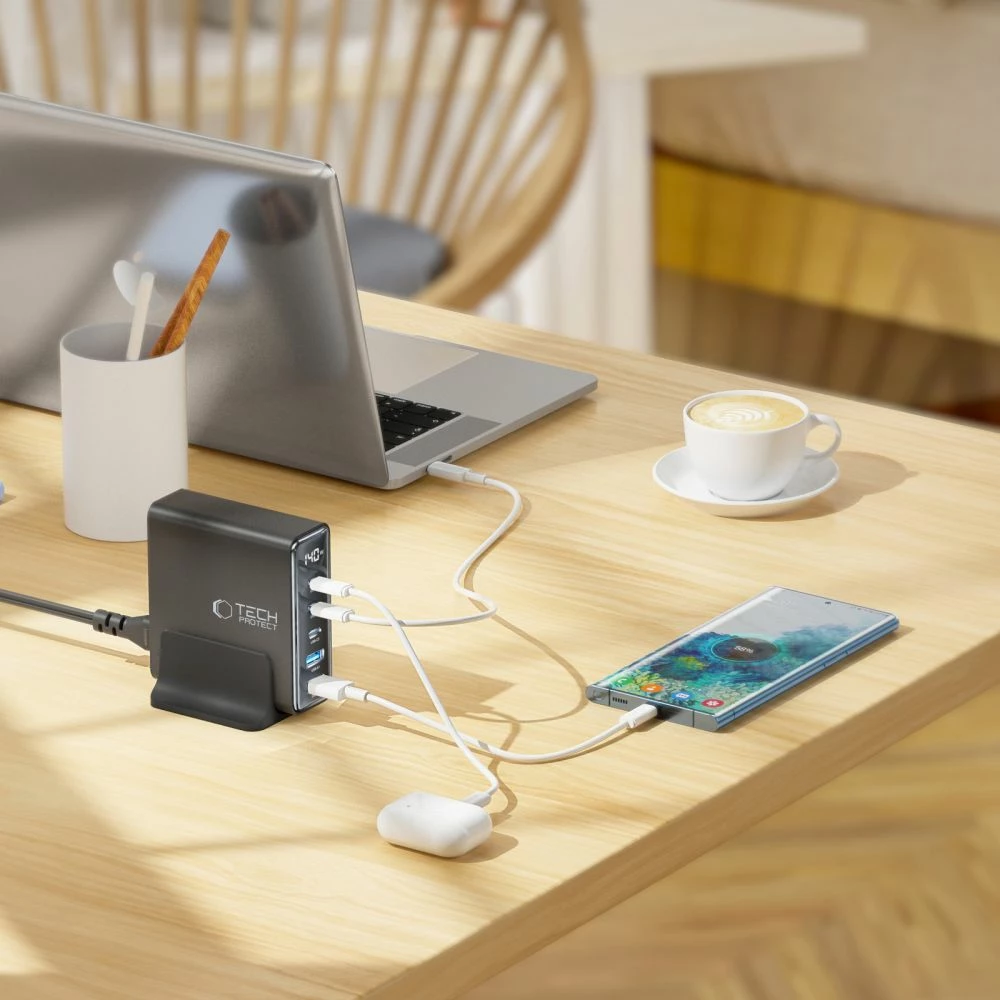 Polnilna postaja Tech-Protect DC140W-GAN, 5 vrat, GaN, črna