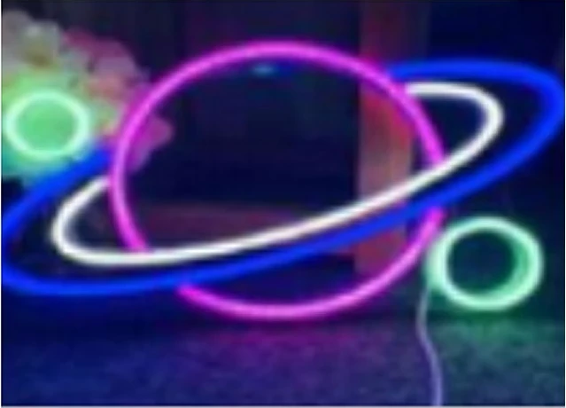 Dekorativna LED luč v obliki planeta Activejet AJE-NEON PLANET, večbarvna