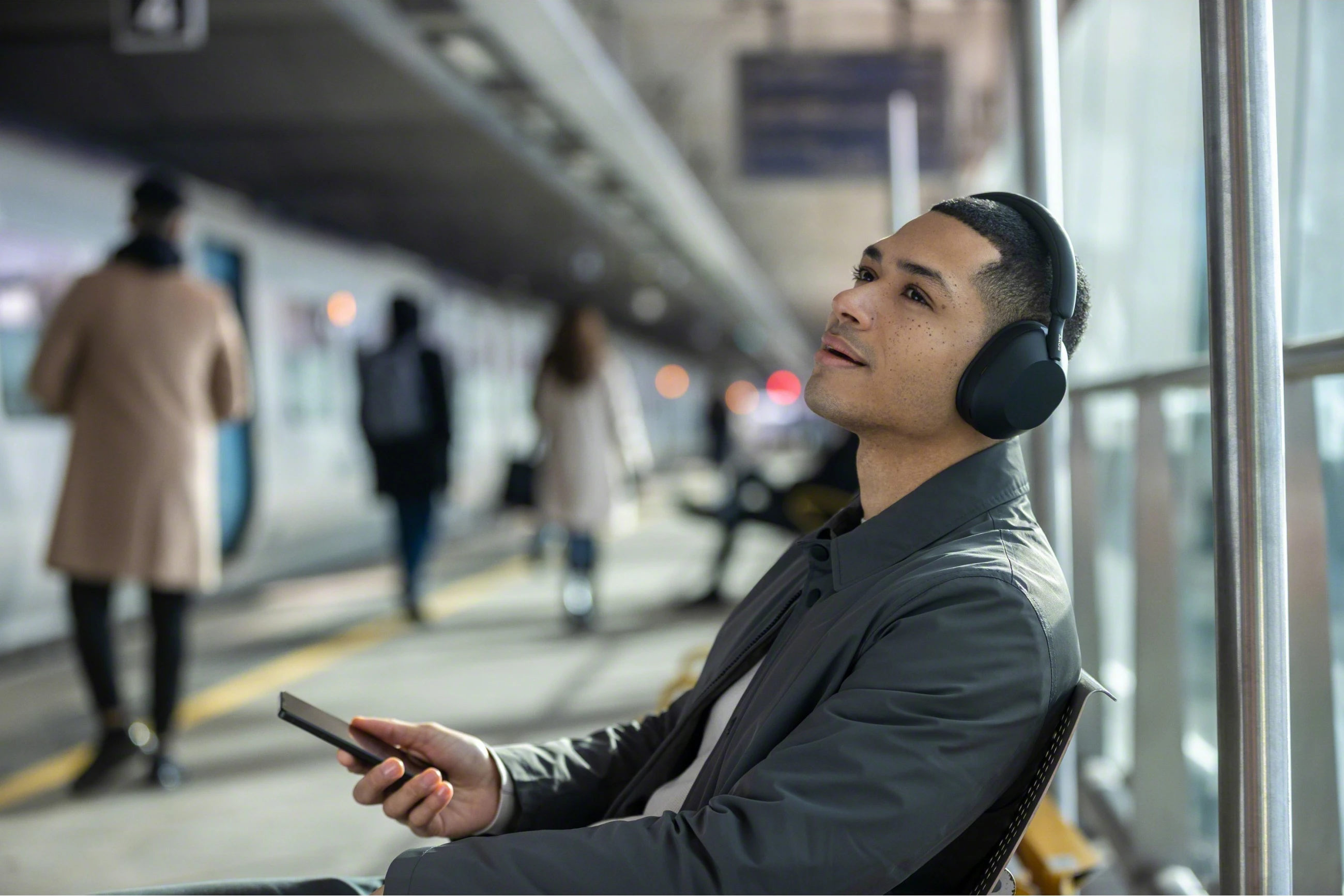 Slušalke s funkcijo odpravljanja šuma, SONY WH-1000XM5B, Bluetooth, s mikrofonom, črne