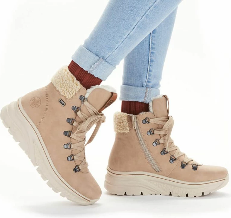 Izolirane in vodoodporne ženske škornje Rieker, kremne