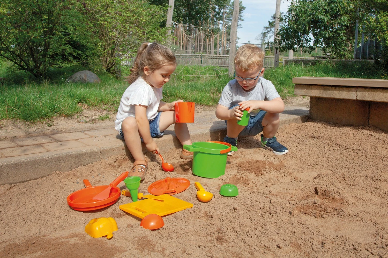 Igralni set za pesek Lena Eco, 14-delni, vonj po lesu, zelen/oranžen/rumena