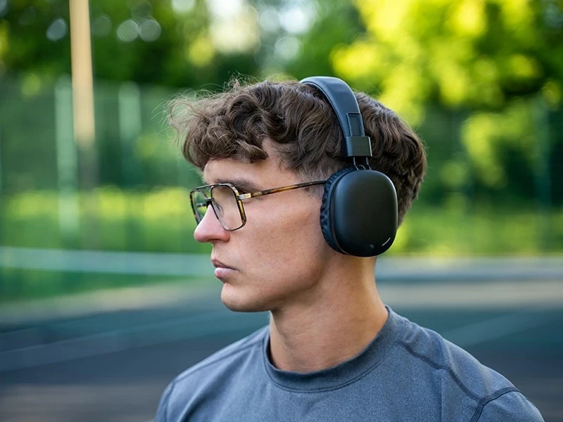 Brezžične slušalke Tracer M1 BT, Bluetooth 5.4, mikrofon, 30 h, USB-C, črne