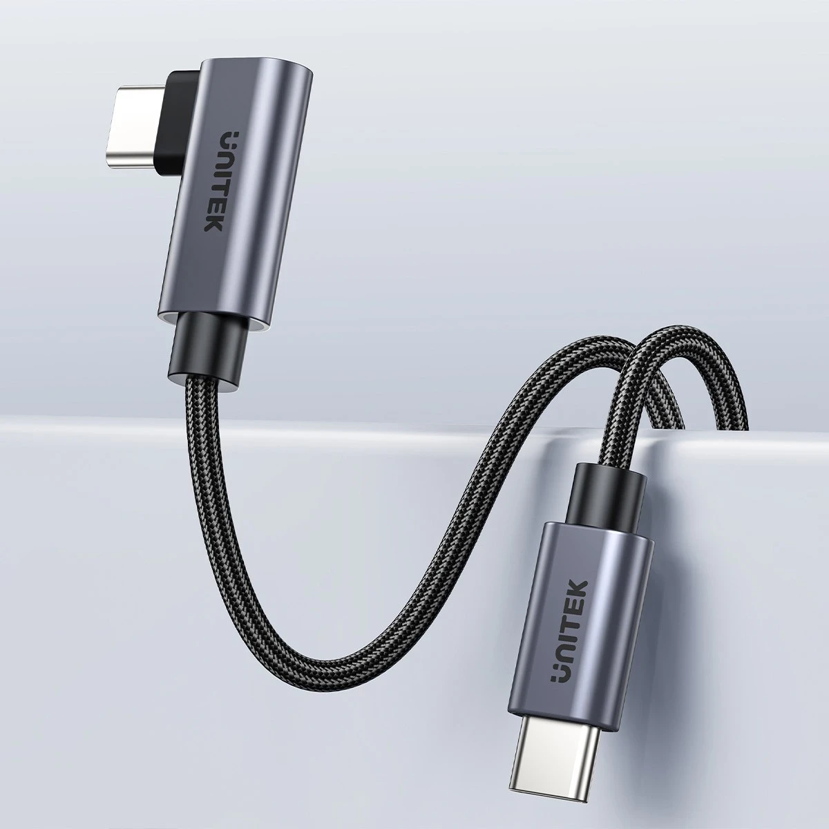 Kabel USB-C z 90° kotom PD 100W 0,5 m, črno-siv - Unitek