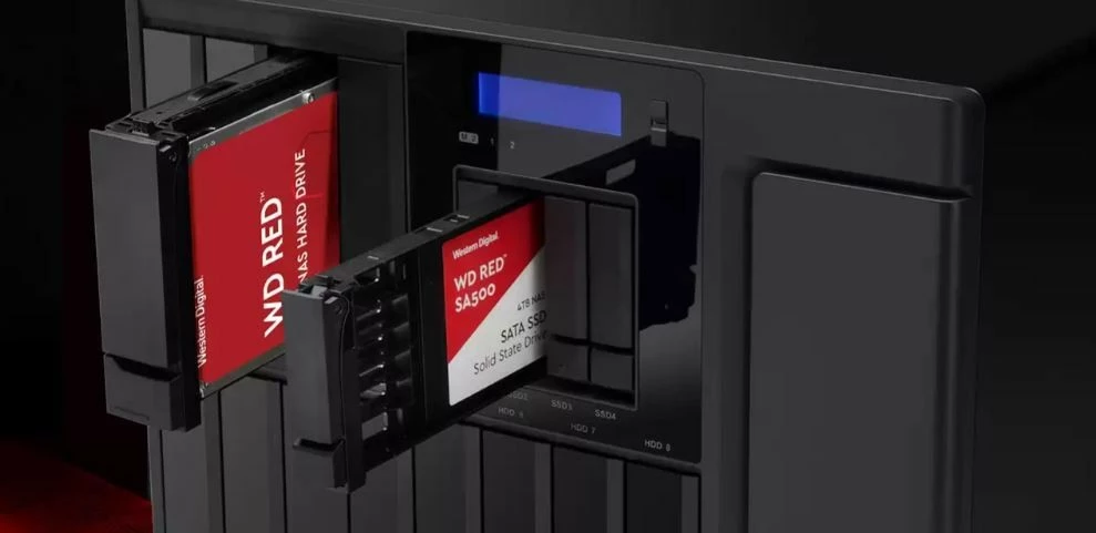 SSD za NAS 2TB M.2 2280 Western Digital WD Red SA500, rdeč