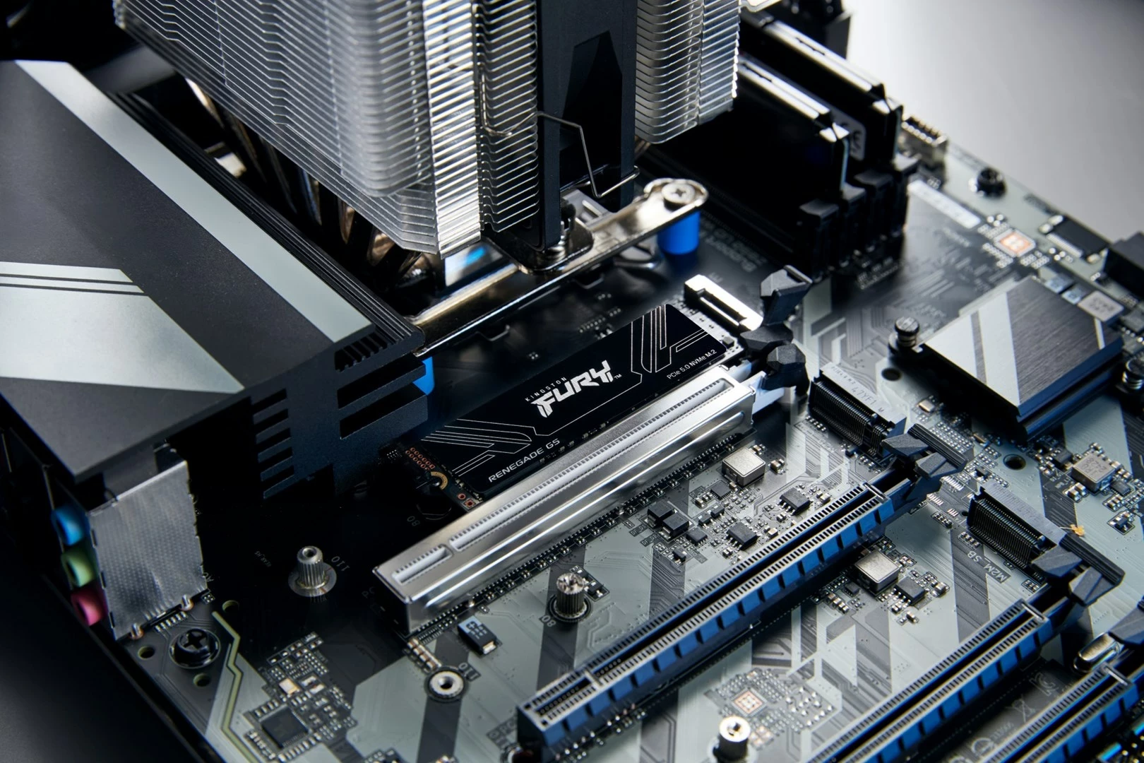 SSD 1TB M.2 2280 PCIe 5.0 NVMe, Kingston FURY RENEGADE G5, črn