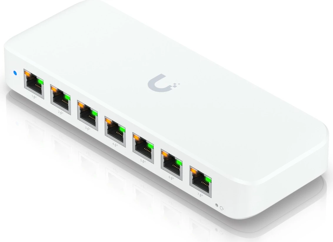Menjen L2 z 8x Gigabit in PoE, Ubiquiti Ultra, bel