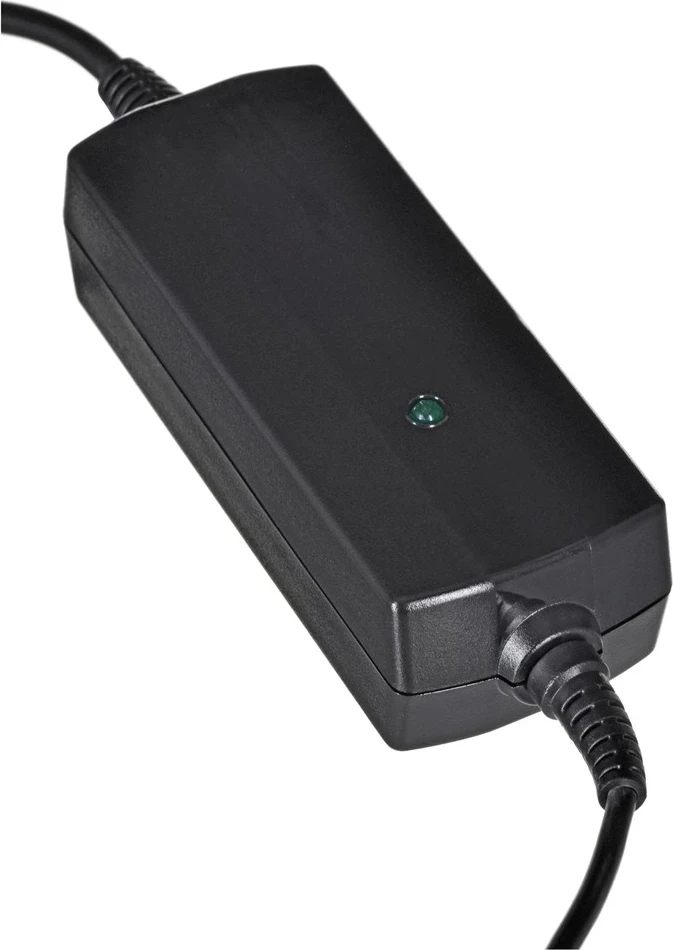 Polnilec za prenosnik Akyga AK-ND-4, črn