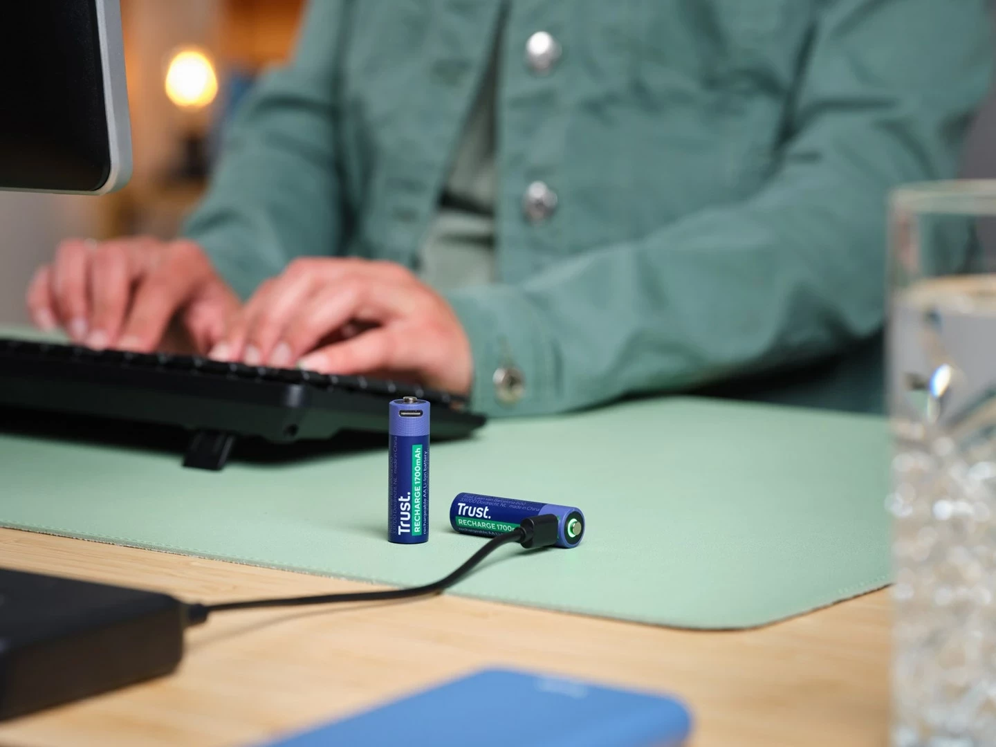 Polnilne baterije AA Trust 25584, modre, 2 kosa