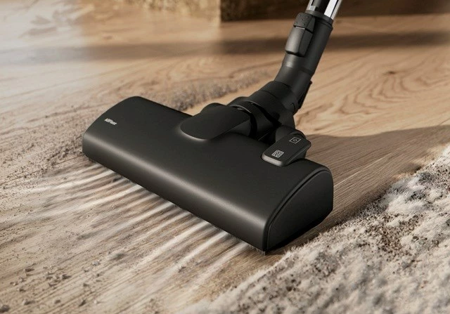 Sesalnik brez vrečke Electrolux EL51A2UG, 78 dB, siv