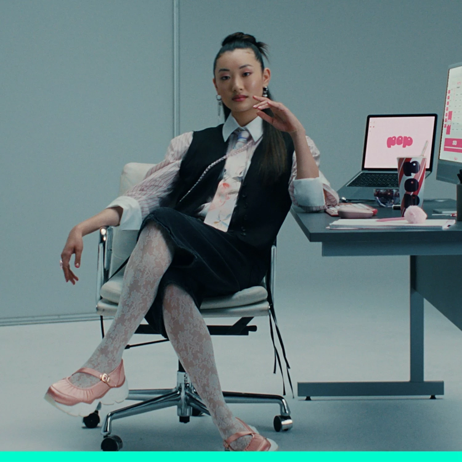 Brezžična tipkovnica in miška POP ICON Logitech, rožnata