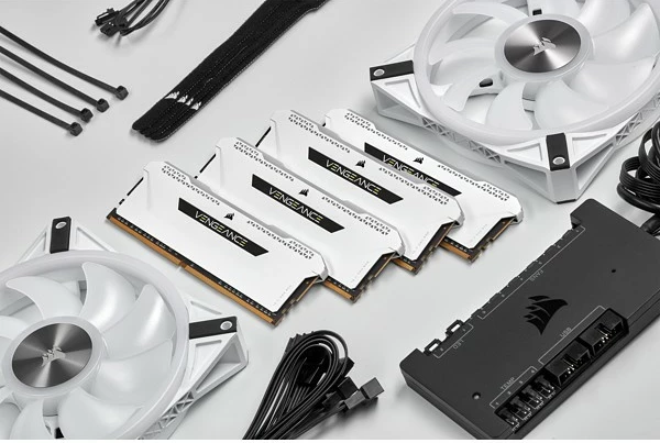 RAM pomnilnik Corsair Vengeance RGB 16GB (2x8GB) DDR4 3600MHz, bel