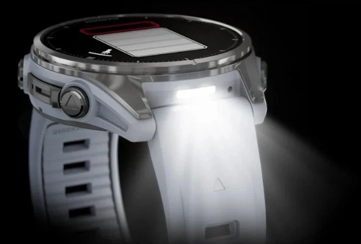 Pametna športna ura Garmin Fenix 8, 43 mm, AMOLED, 32 GB, GPS, srebrna