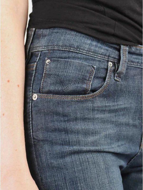 Jeans z nizkim pasom in širokimi hlačnicami Levi's, modri