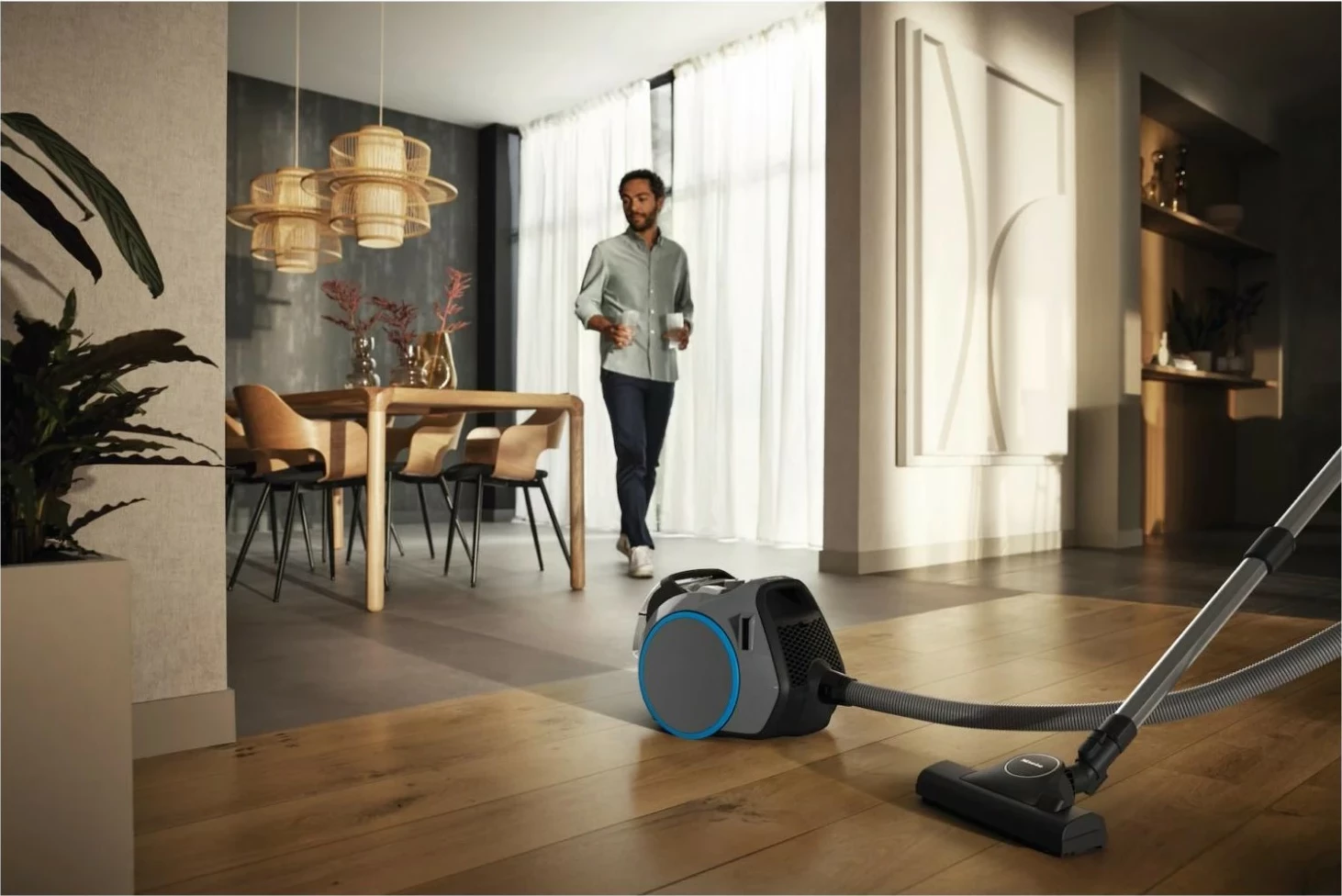 Brezvrečkasti sesalnik Miele Boost CX1 PowerLine, 890 W, siv