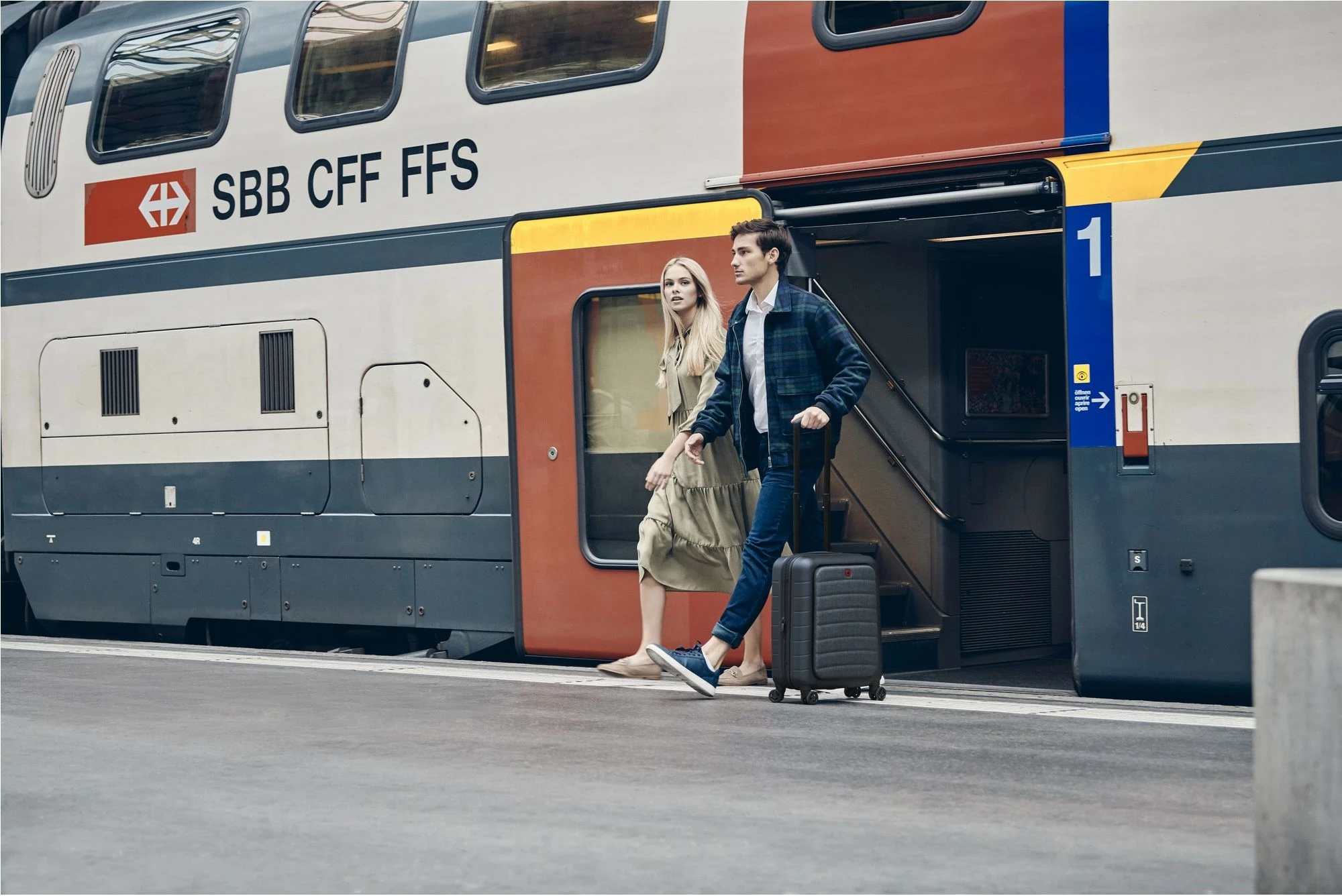 Potovalna ročna prtljaga z oddelkom za prenosnik, Wenger Syntry, črno/siva