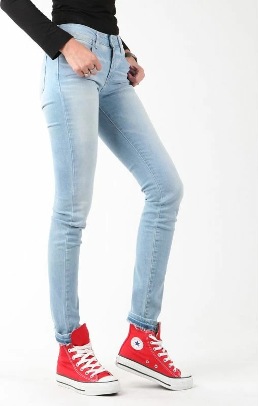 Ozke ženske jeans hlače Wrangler, modre